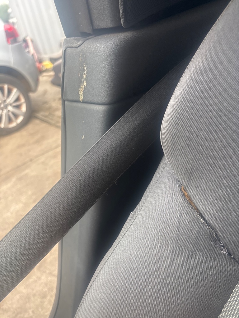 [EPE-126984] Pretensor de cinturón de seguridad delantero derecho Audi TT (2008-2014)