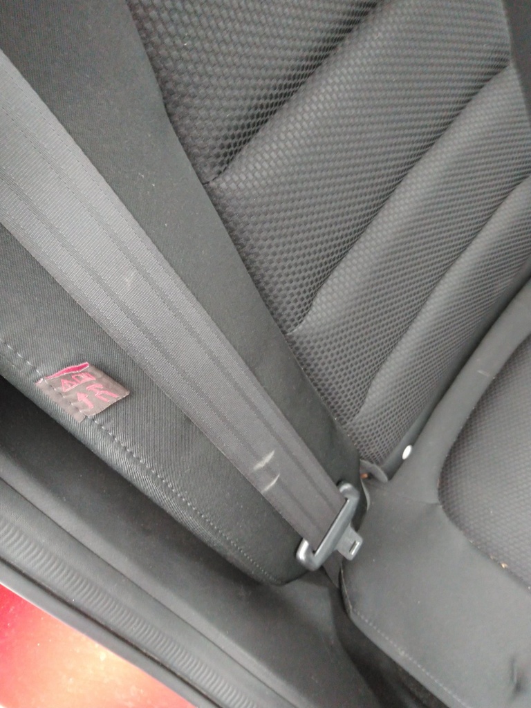 [EPE-127203] Pretensor de cinturón de seguridad trasero derecho Mazda CX-5