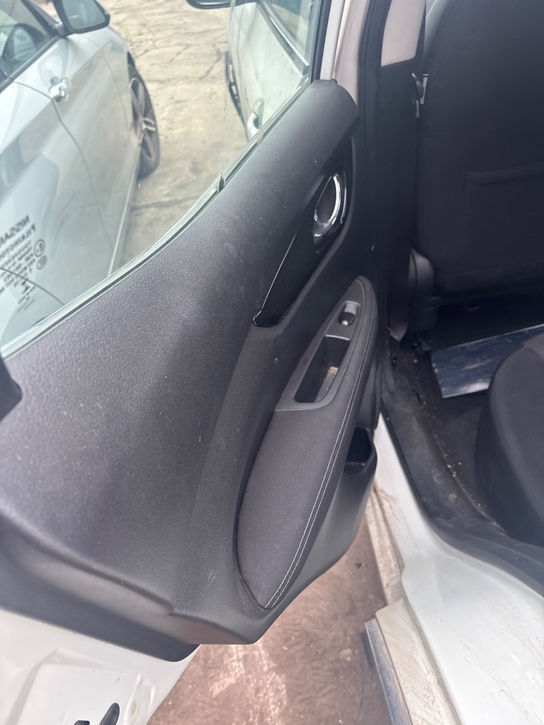 [EPE-126343] Panel de puerta Nissan Qashqai (2013-2018)