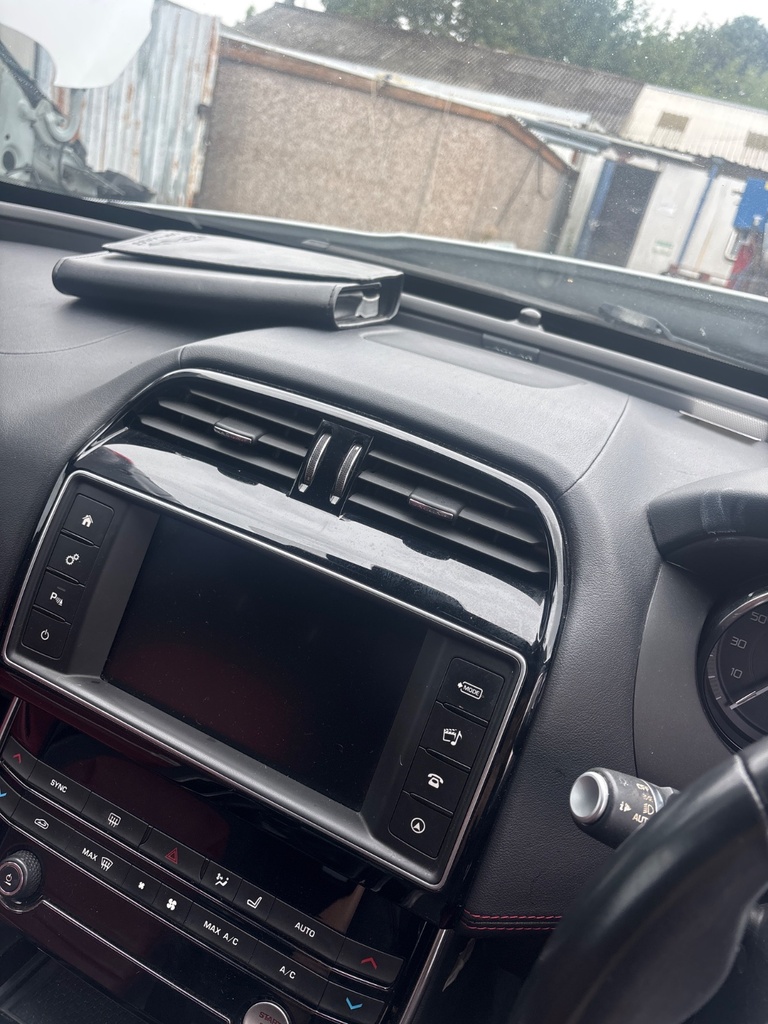 [EPE-126479] Salida de aire calefacción salpicadero Jaguar XE 2.0 D 2015