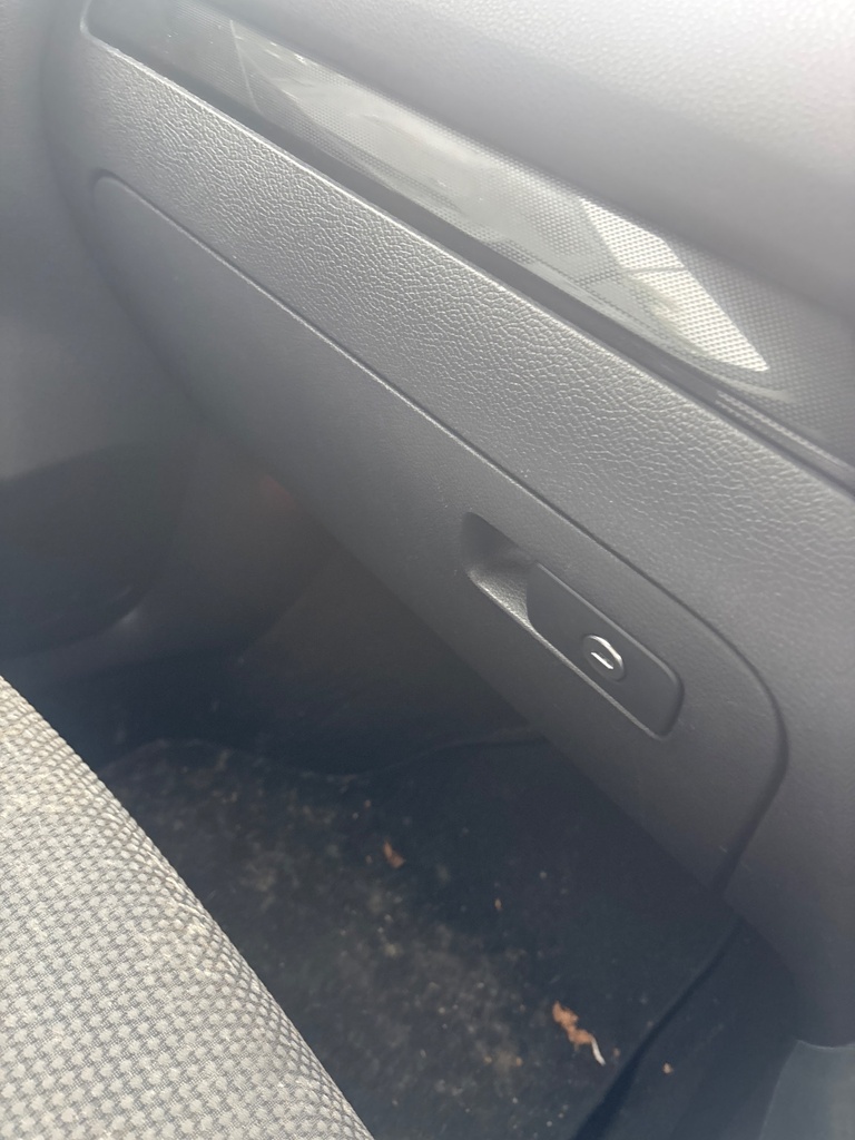 [EPE-126890] Guantera VW Golf 1.6 TDI