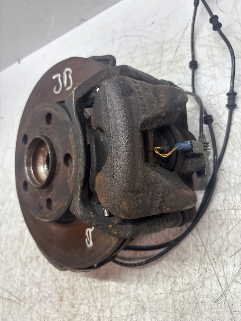 [MTD-539148] Manguito de dirección derecho Mercedes Clase A W176