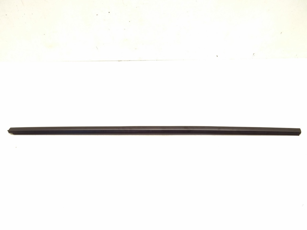 [STARK-418968] Moldura de puerta delantera derecha Lexus RC