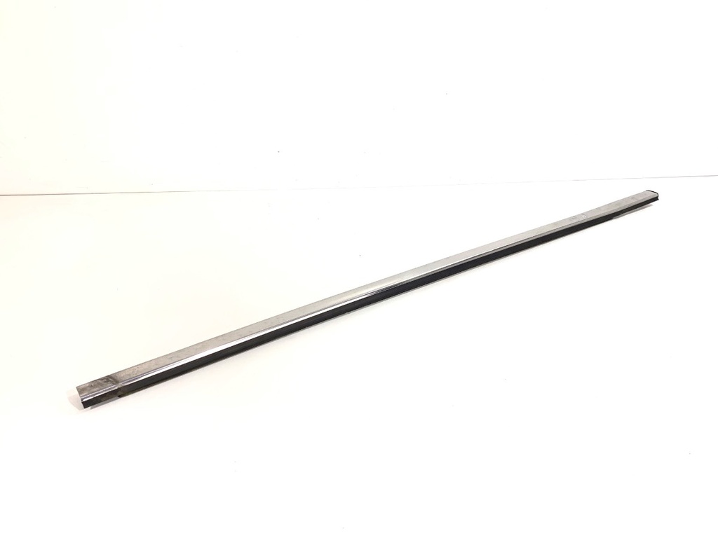 [STARK-842322] Moldura de puerta delantera derecha Renault Arkana I