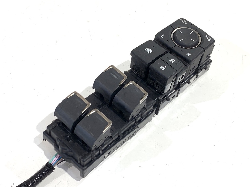 [STARK-916796] Interruptor de elevalunas LEXUS NX II (A2, H2) 2021-2022