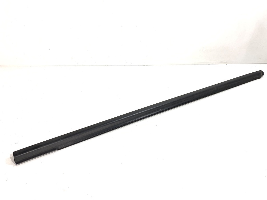 [STARK-806331] Moldura de puerta delantera izquierda Hyundai Kona
