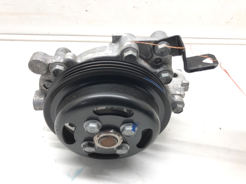 [STARK-526440] Bomba de agua SUZUKI SX4 S-Cross (JY)