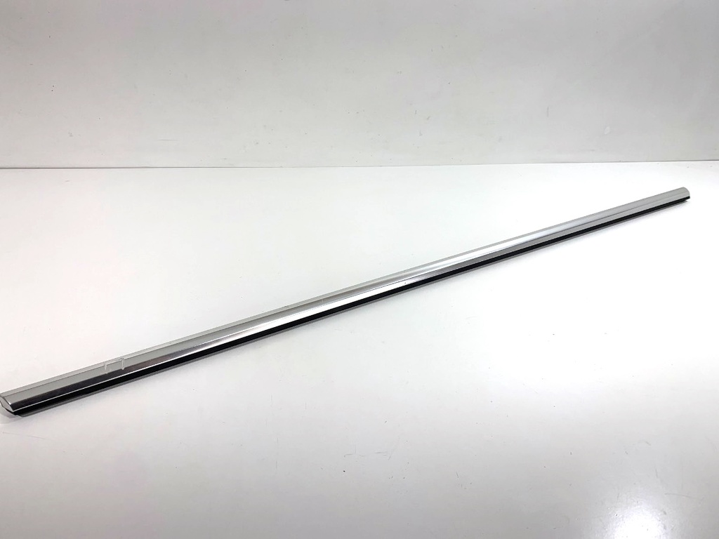 [STARK-798182] Moldura de puerta trasera izquierda Audi Q8