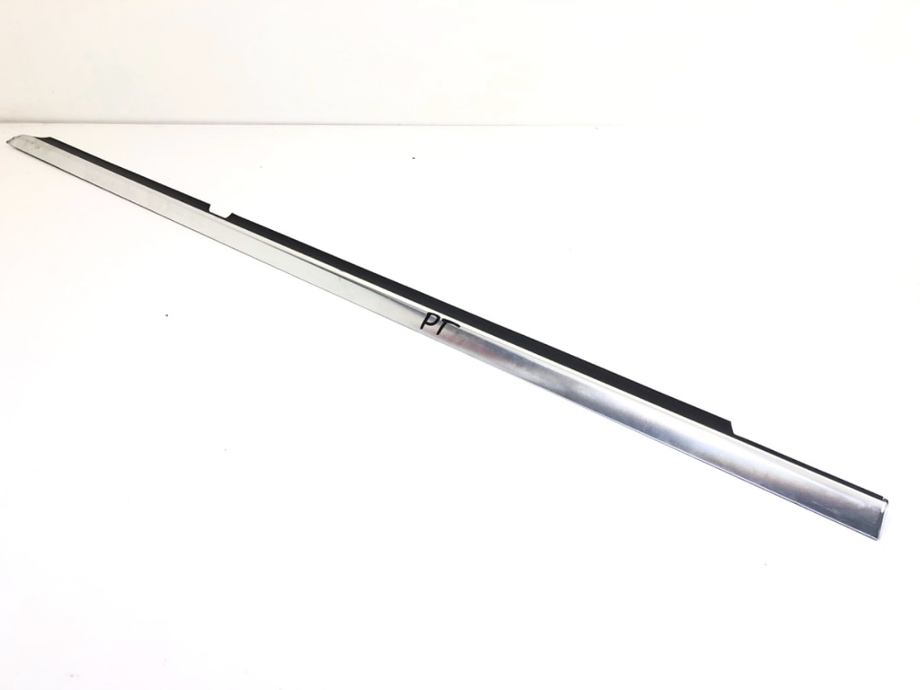 [STARK-812935] Moldura de puerta trasera derecha Mercedes-Benz GLE (W166)