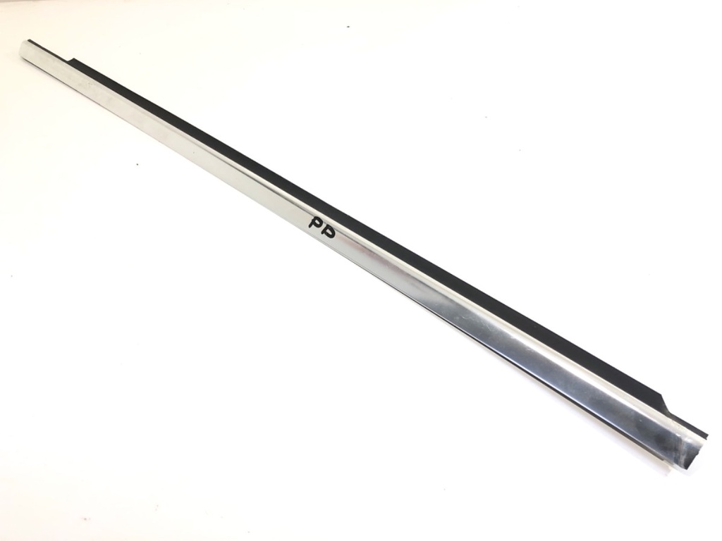 [STARK-812936] Moldura de puerta delantera derecha Mercedes-Benz GLE (W166)