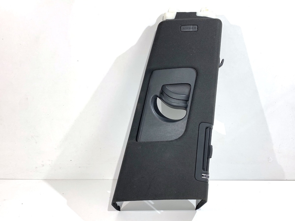 [STARK-834081] Moldura de pilar derecho Audi Q8 (4MN)