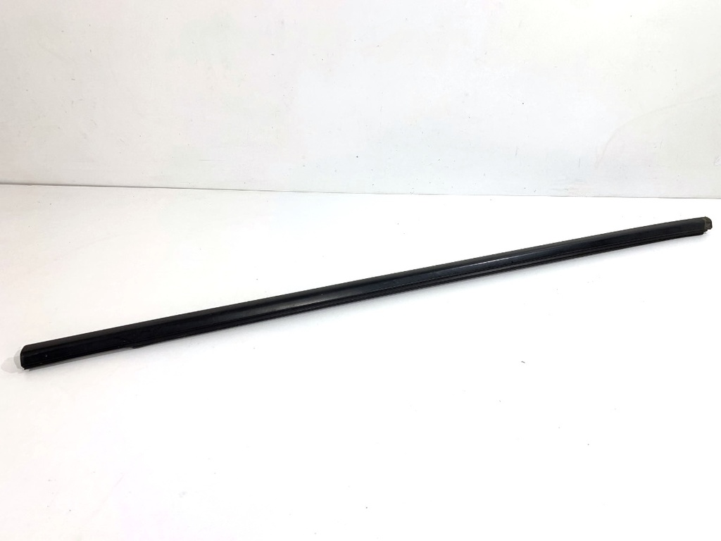 [STARK-842132] Moldura de puerta delantera izquierda Hyundai Tucson