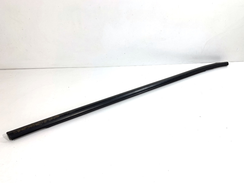 [STARK-842133] Moldura de puerta trasera derecha Hyundai Tucson