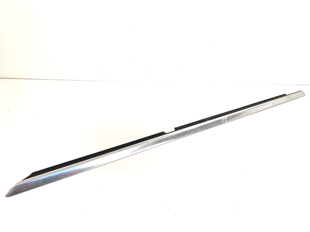 [STARK-846411] Moldura vierteaguas trasera derecha Mercedes-Benz Clase M (W166)