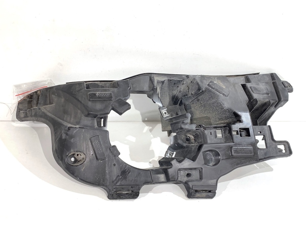 [STARK-852255] Guía de parachoques delantero derecho BMW X3 (F25)