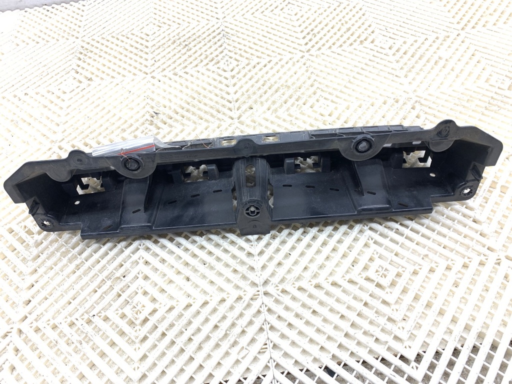 [STARK-863563] Guía central de parachoques trasero BMW X5