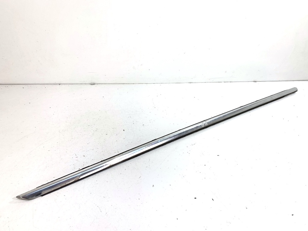 [STARK-867952] Moldura de puerta delantera derecha SKODA KODIAQ (NS7, NV7, NS6)