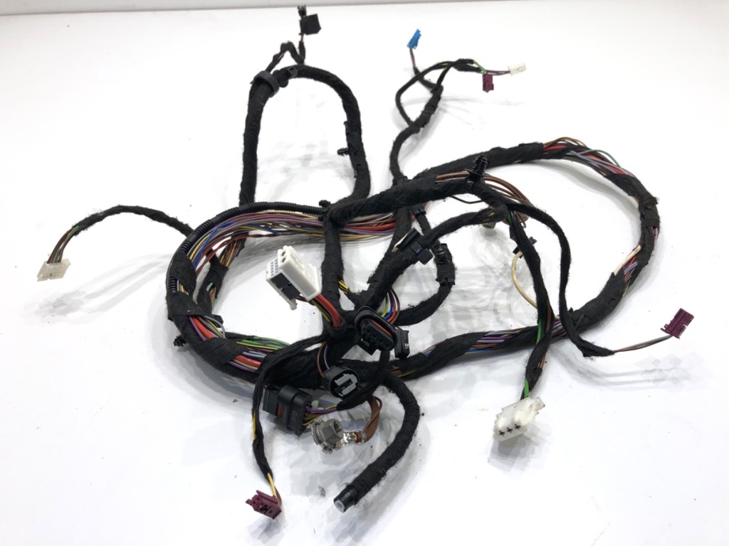 [STARK-874072] Instalación eléctrica de portón trasero Mercedes-Benz GLA (X156)