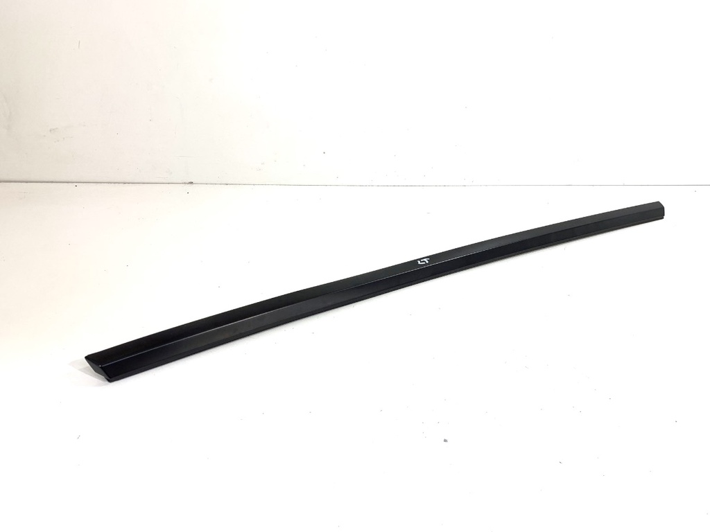 [STARK-879433] Moldura exterior puerta trasera izquierda Tesla Model Y