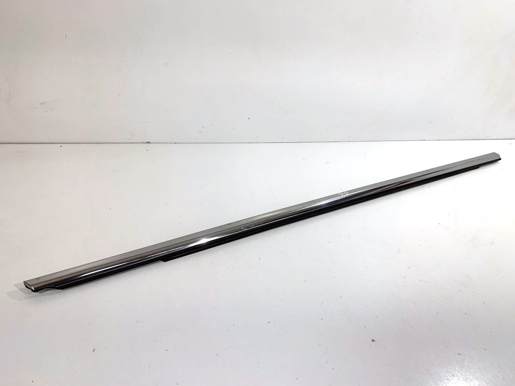 [STARK-884537] Moldura de puerta delantera derecha BAIC X75