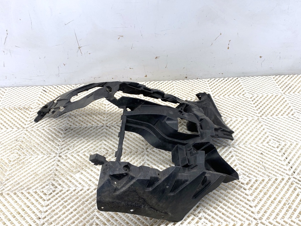 [STARK-888150] Guía de parachoques delantero derecho BMW X5 (G05, F95)