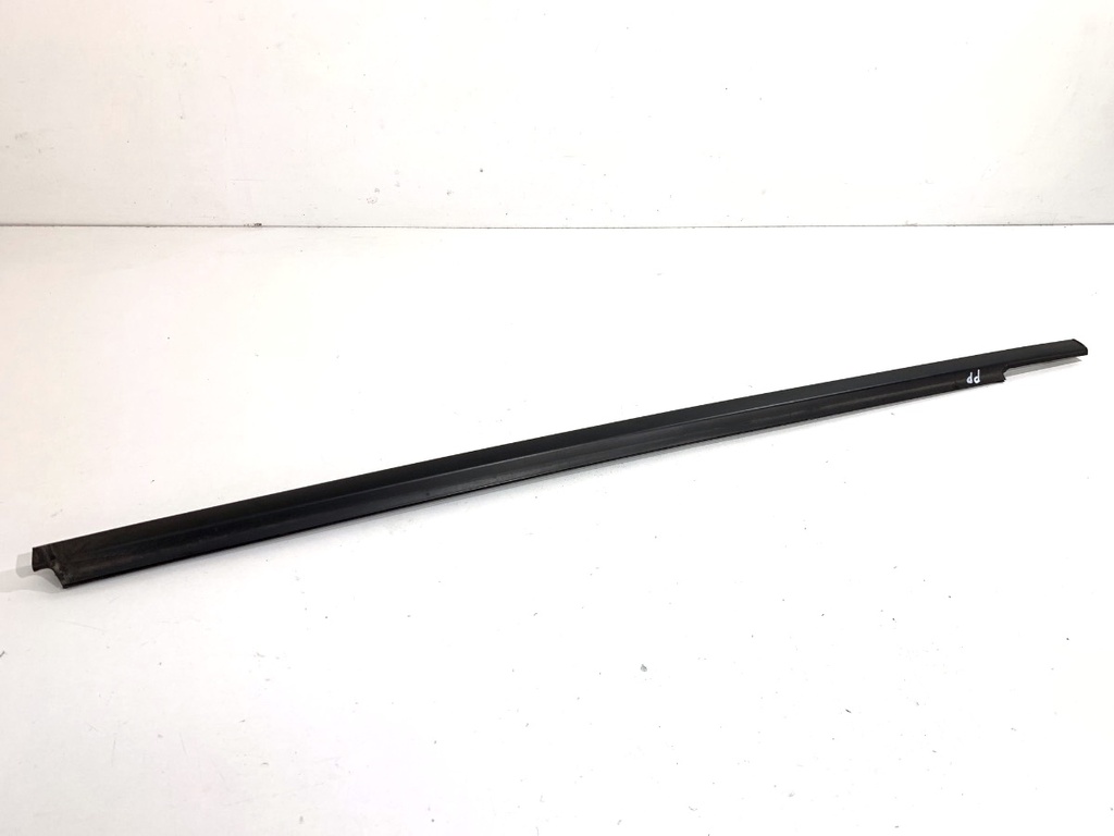 [STARK-891335] Moldura vierteaguas delantera derecha NISSAN JUKE (F15)