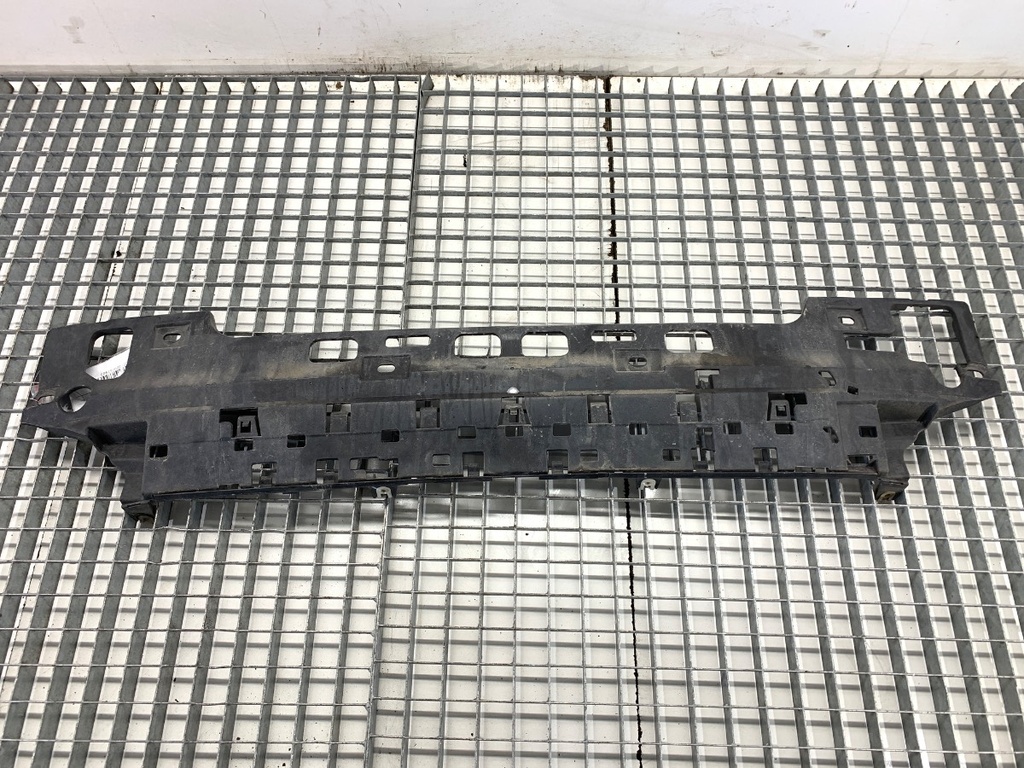 [STARK-906790] Guía de parachoques trasero central BMW Serie 3 Touring