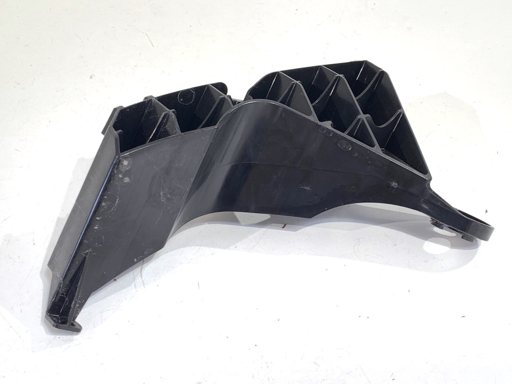[STARK-917635] Guía de parachoques trasero izquierdo Lexus NX II