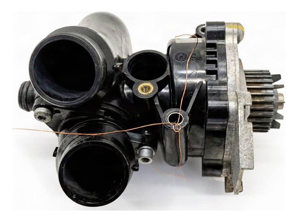 [STARK-935738] Bomba de agua Audi A4 B8 (8K2)