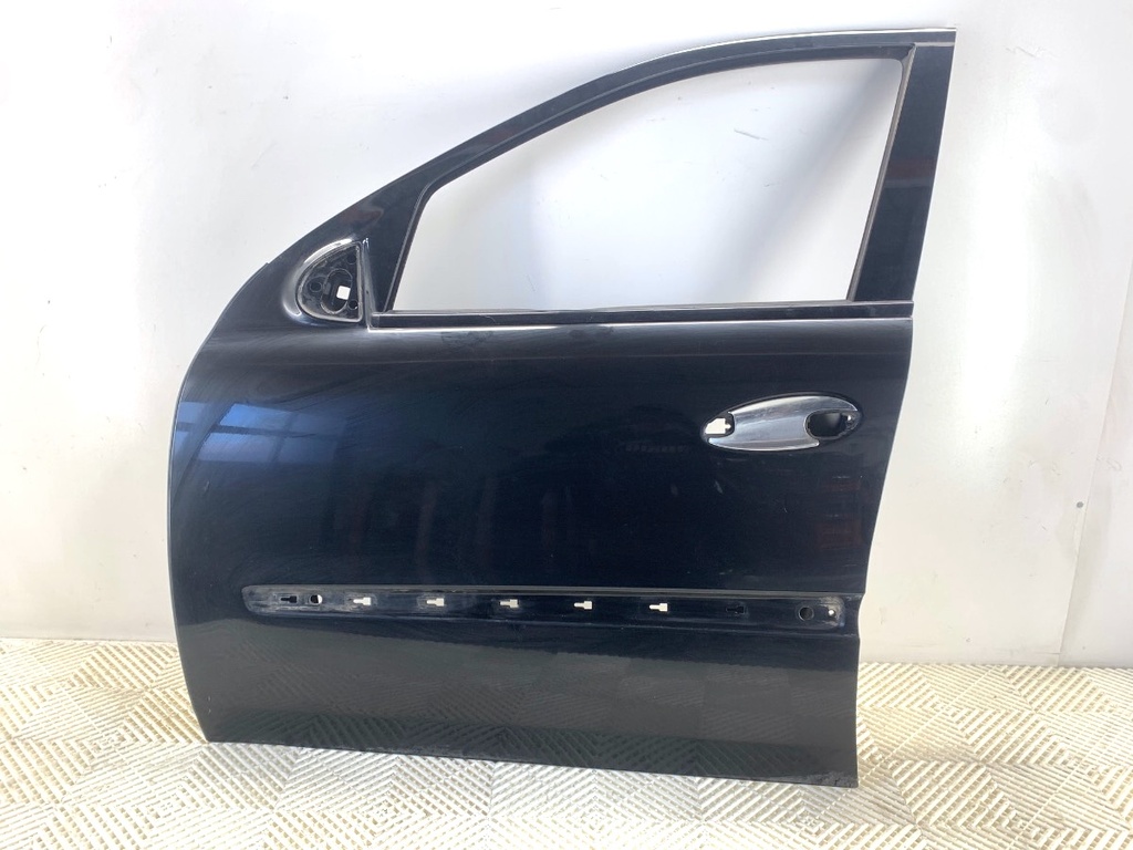 [STARK-879798] Puerta delantera izquierda Mercedes-Benz Clase GL (X164) 2006-2012