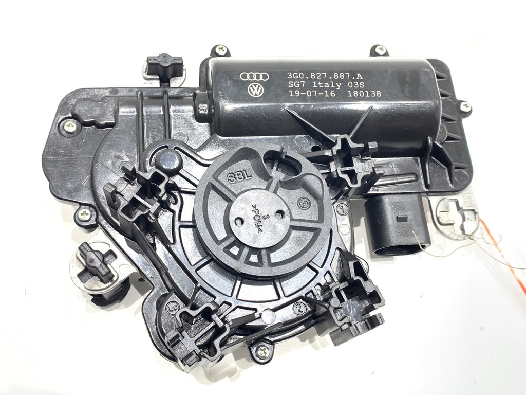 [STARK-805024] Actuador de cierre de portón VW Passat B8 Variant