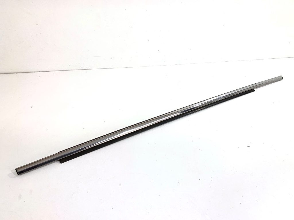 [STARK-854554] Moldura de puerta trasera derecha Toyota Auris
