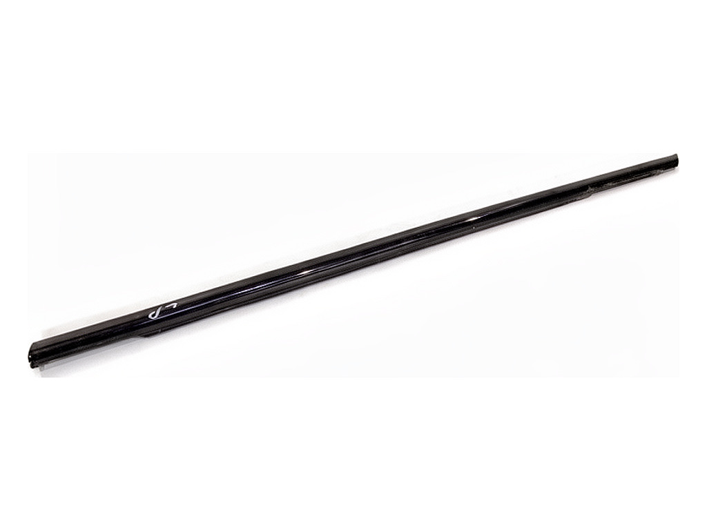 [STARK-926611] Moldura de puerta delantera izquierda Alfa Romeo Giulia (952)
