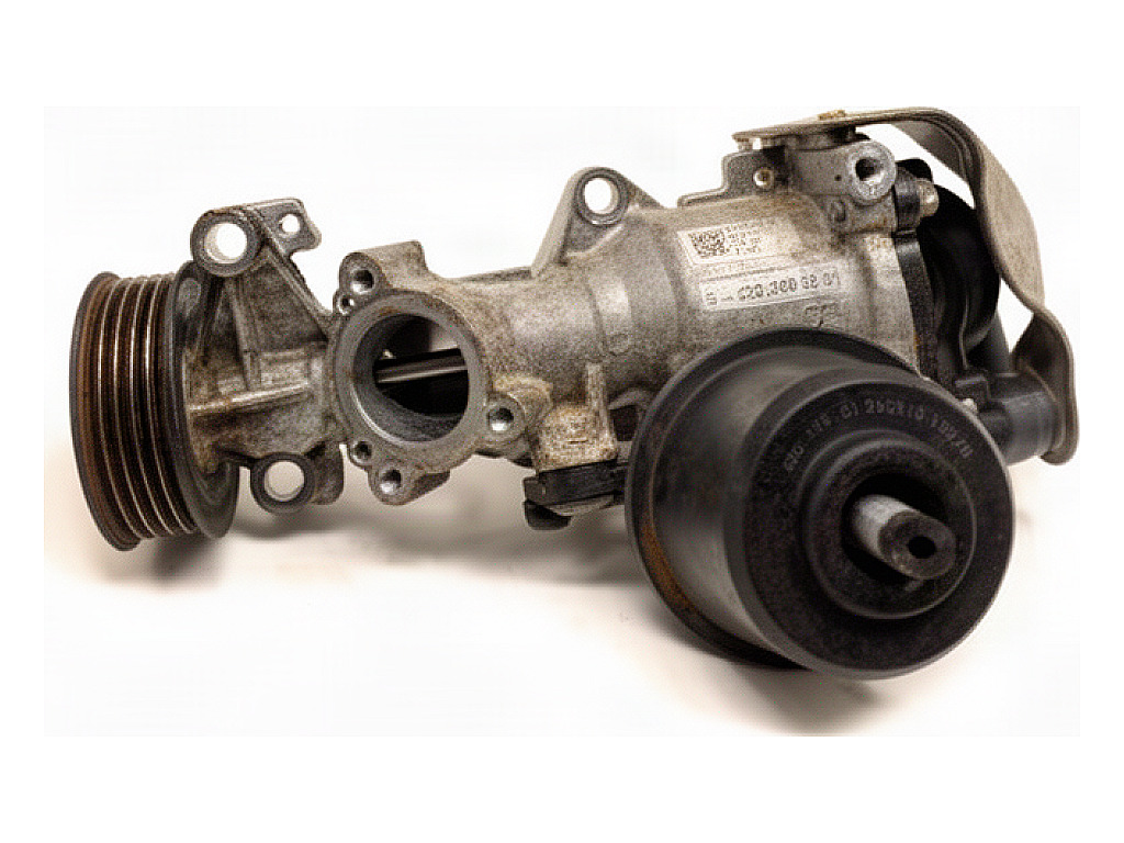 [STARK-932442] Bomba de agua Mercedes-Benz Clase A (W176)