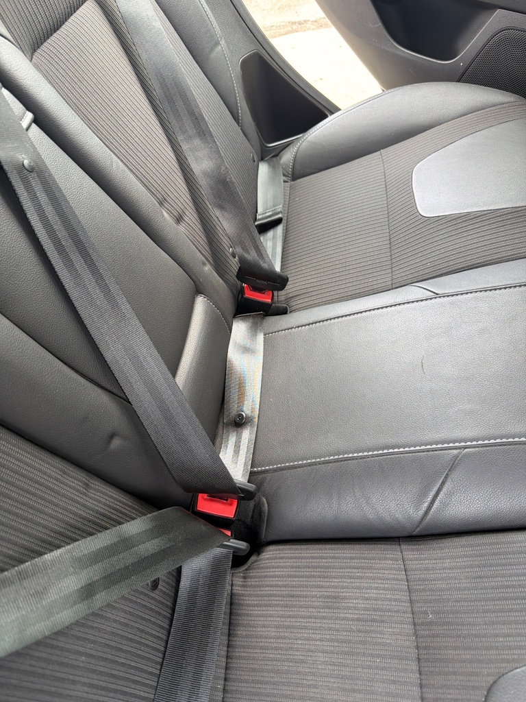 [EPE-126093] Cinturón de seguridad trasero central izquierdo Ford Focus 2011