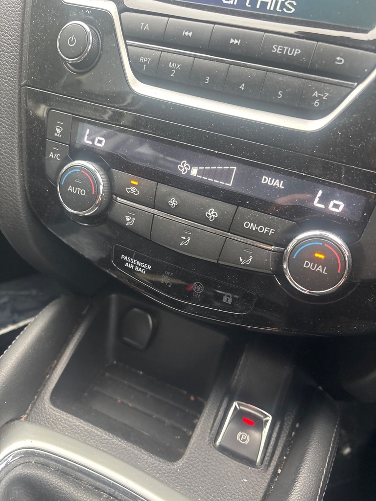 [EPE-126318] Conjunto de control de calefacción Nissan Qashqai