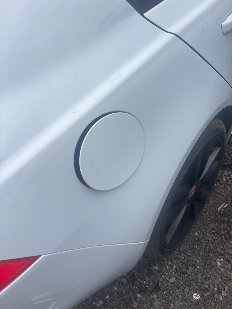 [EPE-126499] Tapa de combustible Jaguar XE 2015