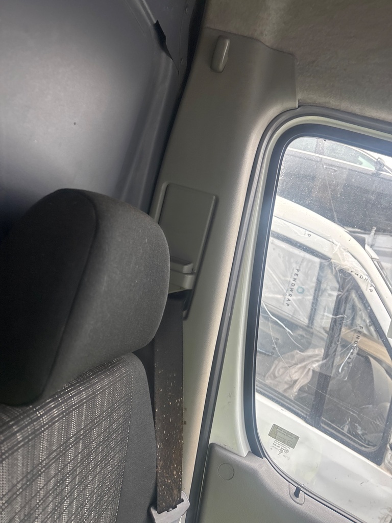 [EPE-126554] Embellecedor Pilar B Mercedes-Benz Sprinter 3.5-T