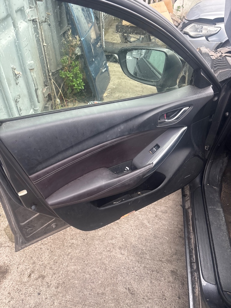 [EPE-126833] Panel interior de puerta delantera izquierdo Mazda 6