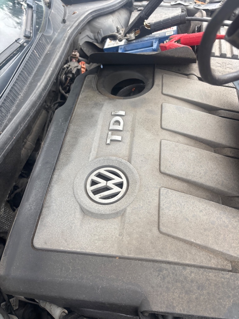 [EPE-126867] Tapa motor VW Golf 1.6 TDI 2012