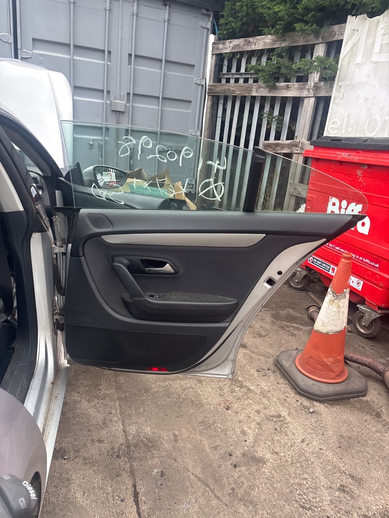 [EPE-127097] Panel de puerta VW Passat CC