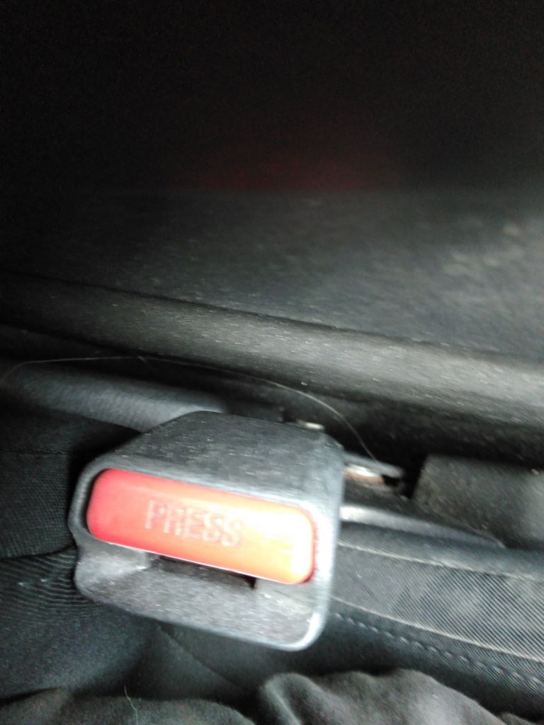 [EPE-127155] Interruptor de cinturón de seguridad delantero derecho Mazda CX-5