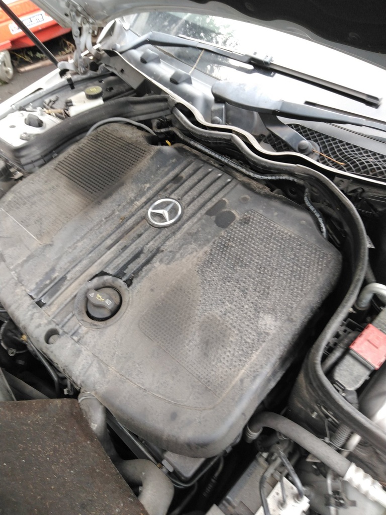 [EPE-127686] Tapa motor Mercedes-Benz C-Class
