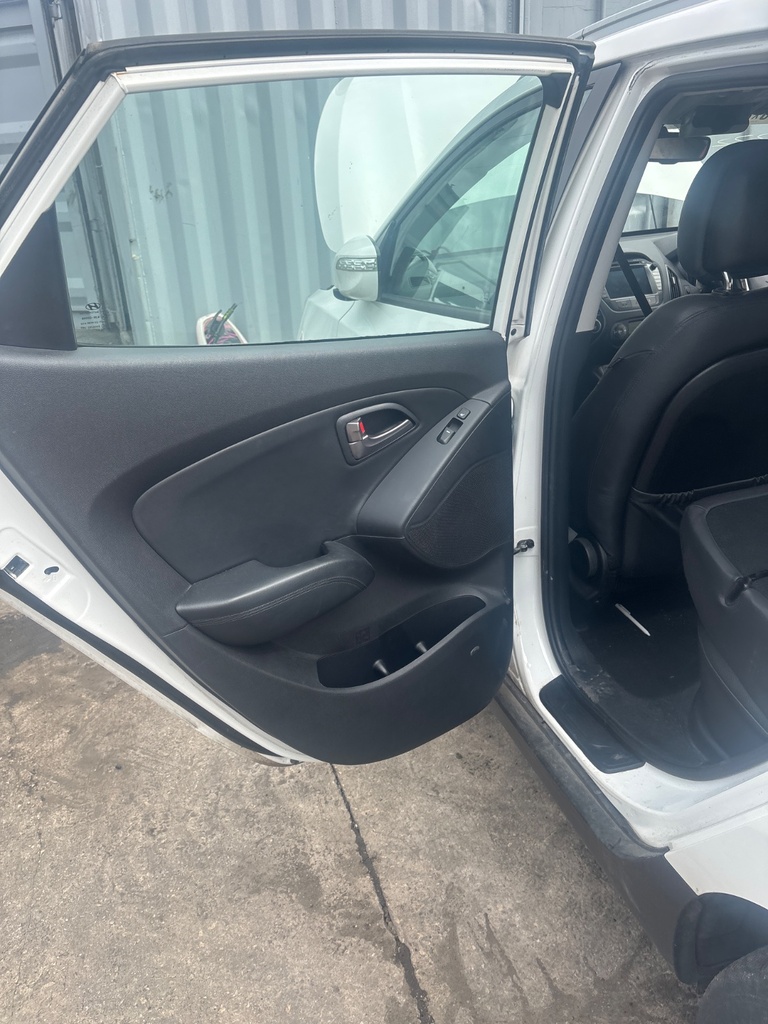 [EPE-127845] Panel de puerta Hyundai ix35