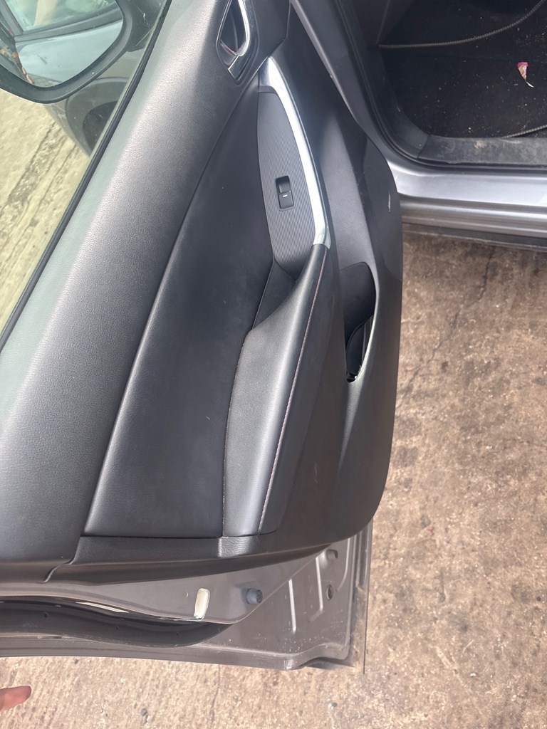 [EPE-128046] Panel de puerta Mazda CX-5