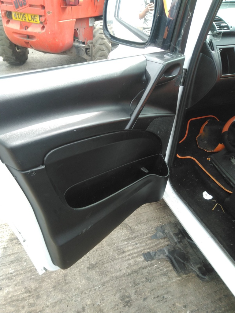 [EPE-127937] Panel de puerta Mercedes-Benz Vito / Mixto