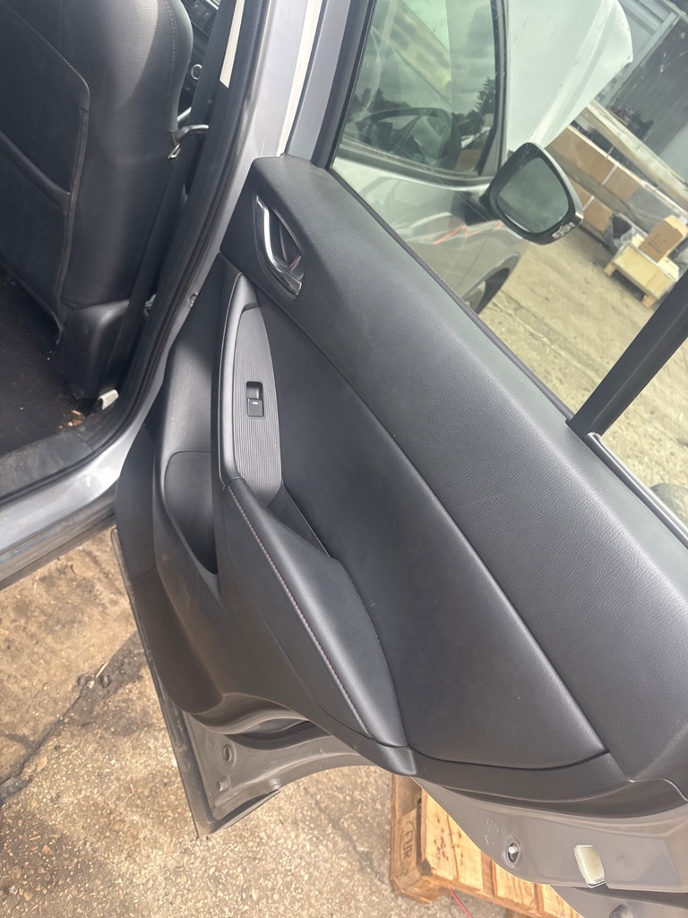 [EPE-128067] Panel de puerta Mazda CX-5