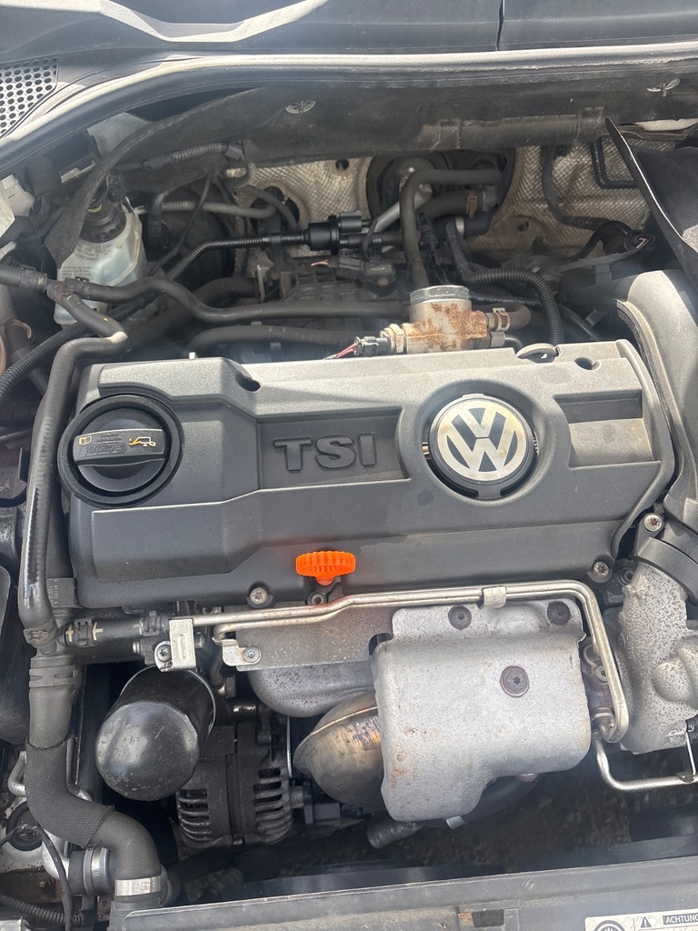 [EPE-127390] Tapa de motor VW Scirocco 1.4 CAXA