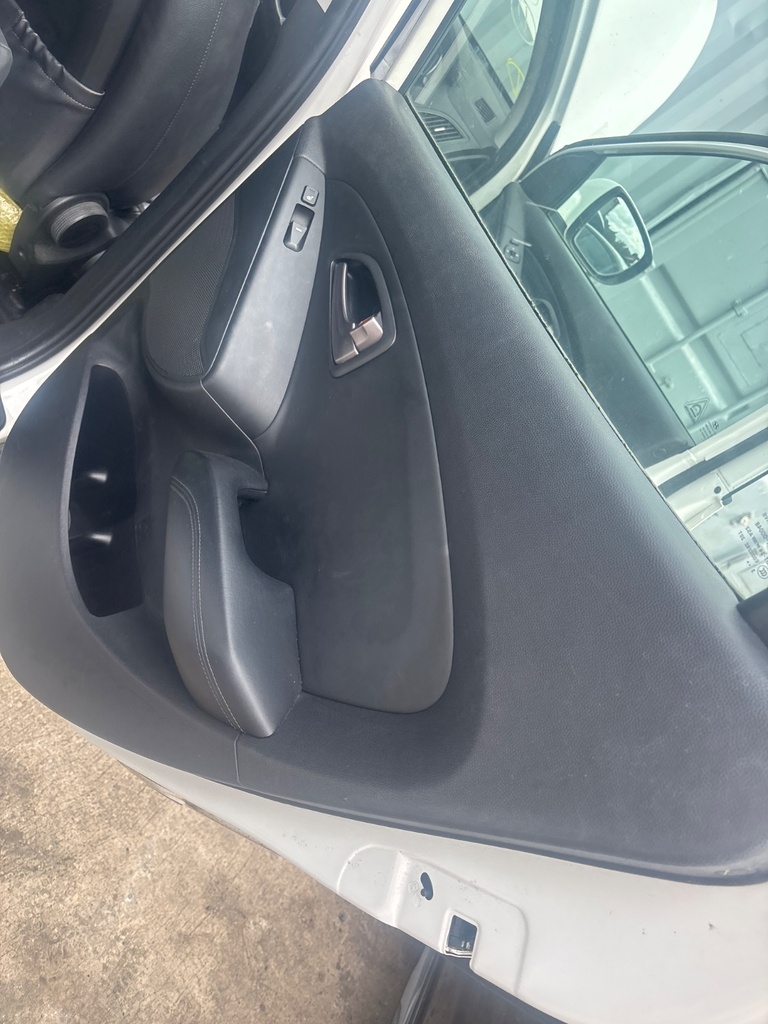 [EPE-127868] Panel de puerta Hyundai ix35