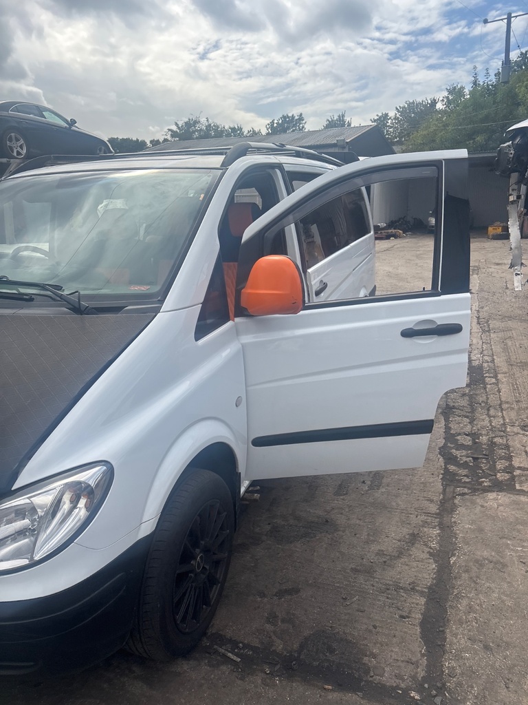[EPE-127944] Moldura paso de rueda trasero derecho Mercedes-Benz Vito / Mixto